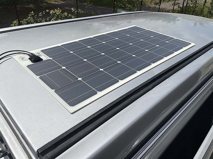 https://www.autronica.net/wp-content/uploads/2019/07/pannello-solare-fotovoltaico-camper.jpg